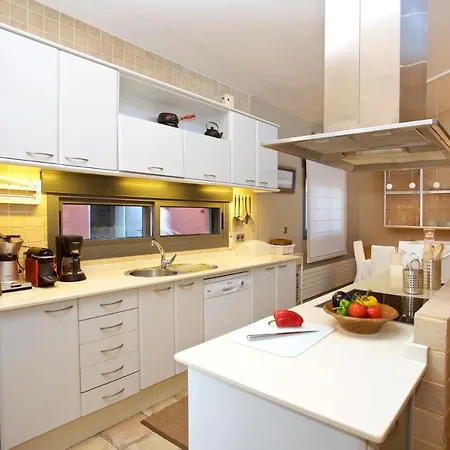 Sleeps 8 Pool Air Con Wifi Villa Gondomar