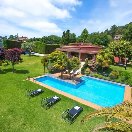 Sleeps 8 Pool Air Con Wifi *