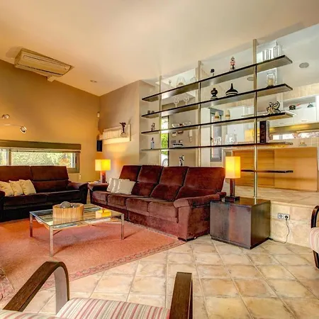Sleeps 8 Pool Air Con Wifi Villa *