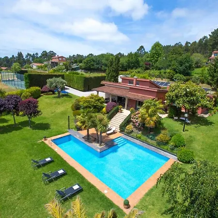 Sleeps 8 Pool Air Con Wifi Villa