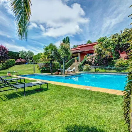 Sleeps 8 Pool Air Con Wifi Villa Gondomar