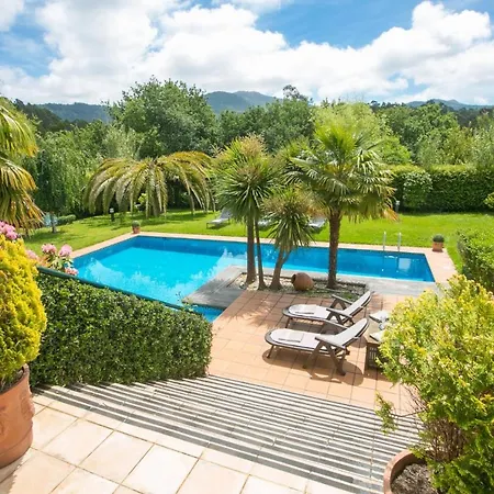 Sleeps 8 Pool Air Con Wifi Villa