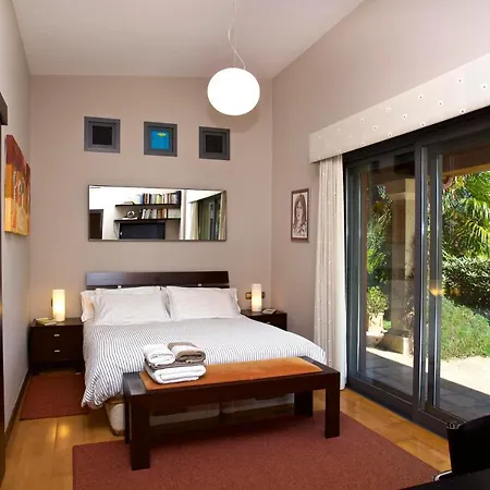 Sleeps 8 Pool Air Con Wifi *