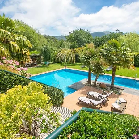 Sleeps 8 Pool Air Con Wifi Gondomar