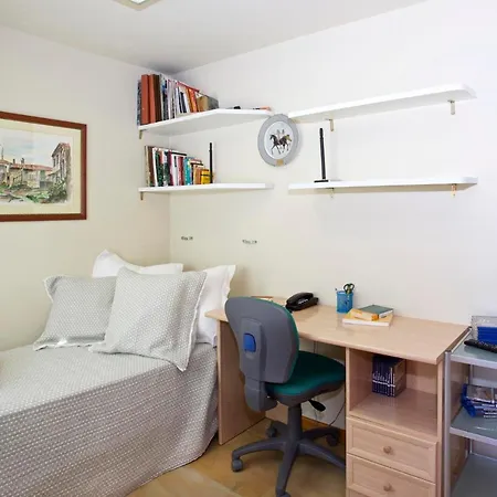 Sleeps 8 Pool Air Con Wifi * Gondomar